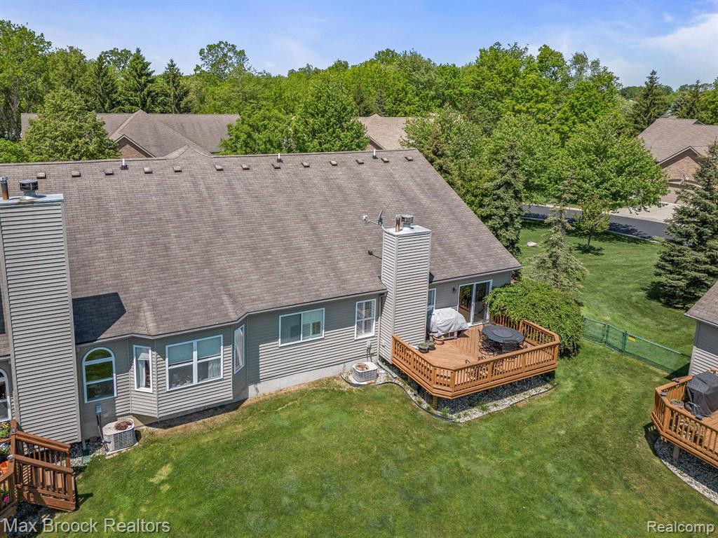 311 WINSLOW Circle, Commerce Twp, MI 48390 — Photo 30