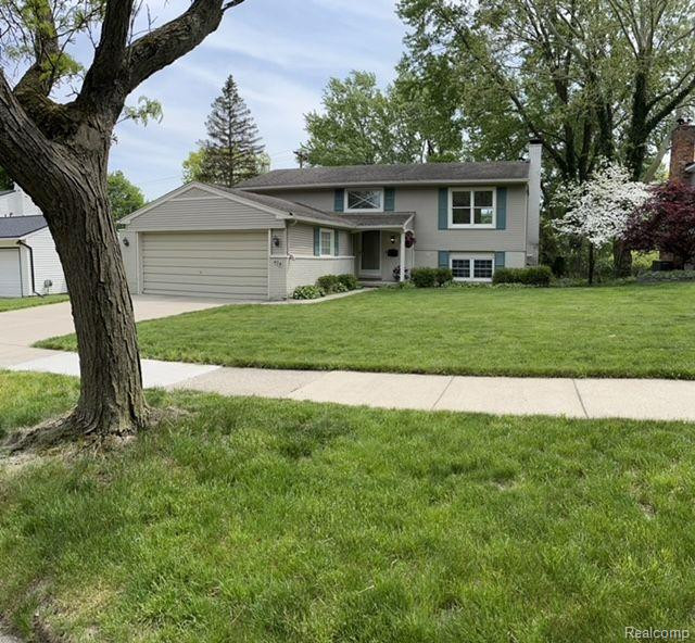 428 WELCH Road N, Northville, MI 48167 — Photo 2