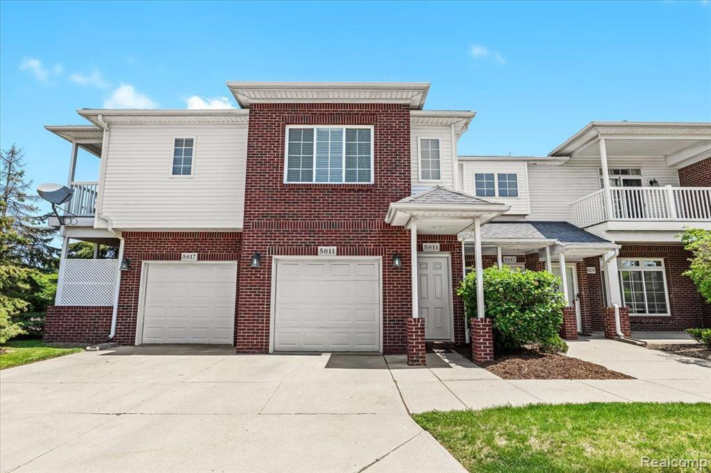 5811 TWIN OAKS Drive, Sterling Heights, MI 48314 — front exterior