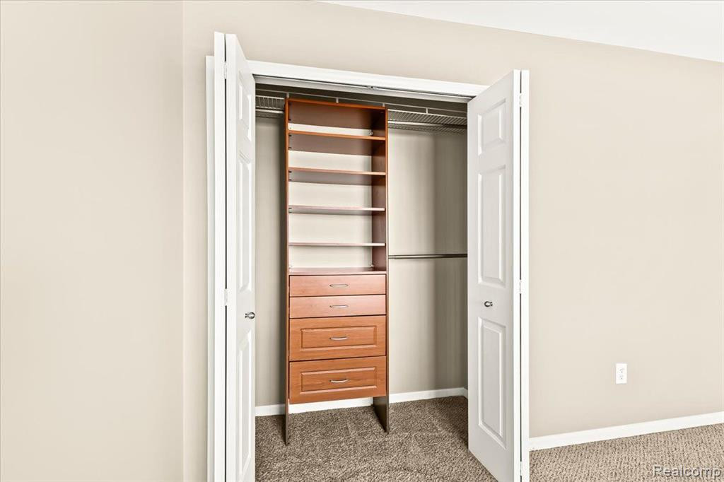 5811 TWIN OAKS Drive, Sterling Heights, MI 48314 — Photo 13