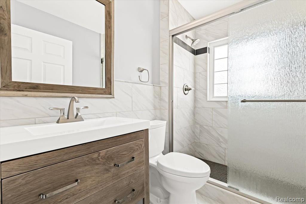 5811 TWIN OAKS Drive, Sterling Heights, MI 48314 — Photo 14