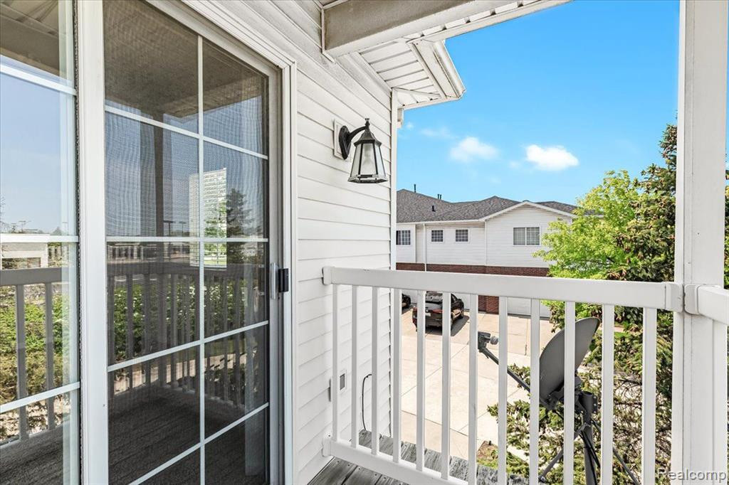 5811 TWIN OAKS Drive, Sterling Heights, MI 48314 — Photo 19