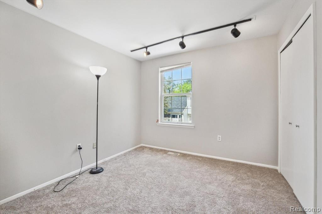 2128 HIDDEN MEADOWS Drive, D, Walled Lake, MI 48390 — Photo 16