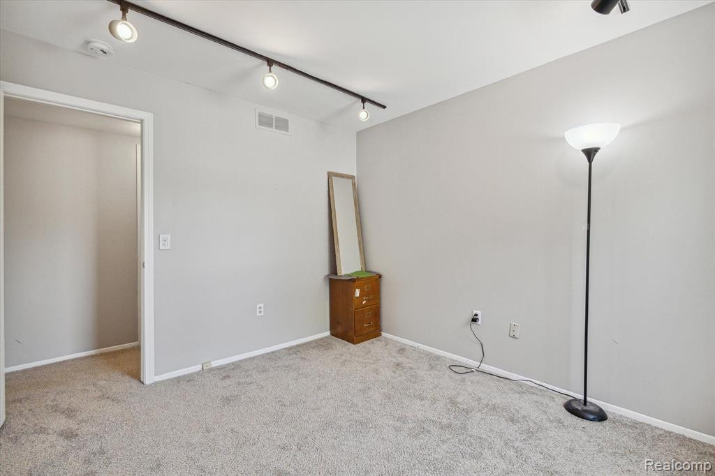 2128 HIDDEN MEADOWS Drive, D, Walled Lake, MI 48390 — Photo 18