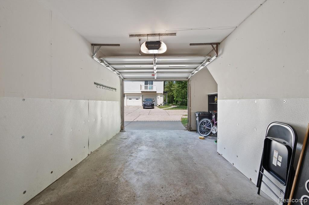2128 HIDDEN MEADOWS Drive, D, Walled Lake, MI 48390 — Photo 28