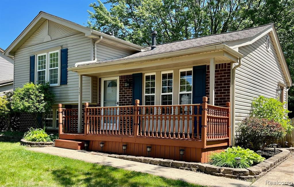 1147 HAMPSHIRE Drive, Canton, MI 48188 — front exterior