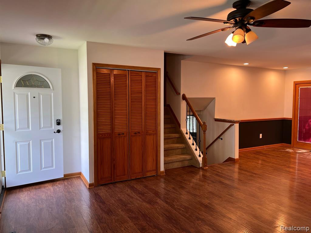 1147 HAMPSHIRE Drive, Canton, MI 48188 — Photo 4