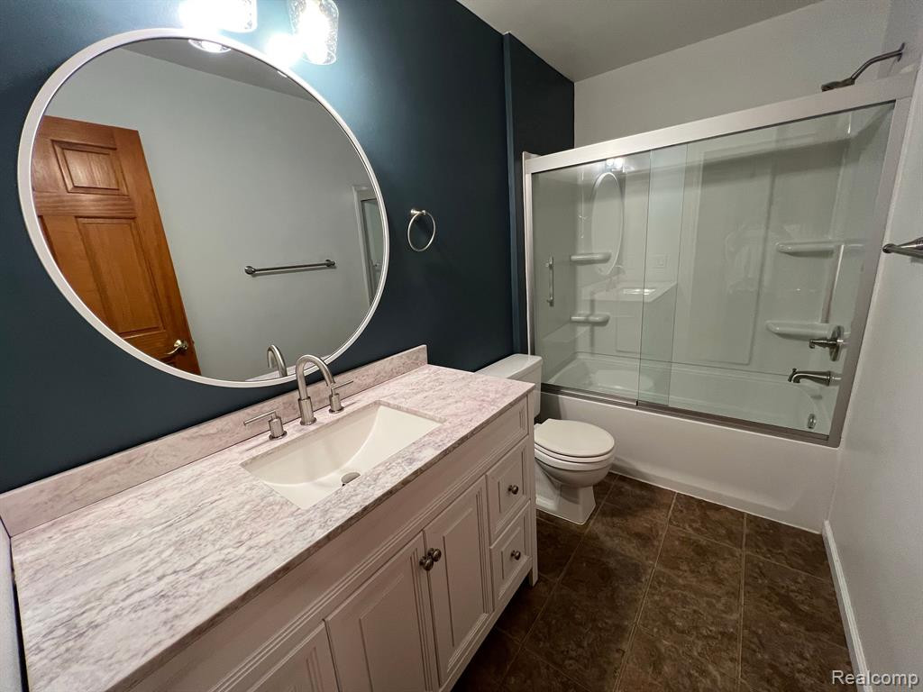 1147 HAMPSHIRE Drive, Canton, MI 48188 — Photo 5