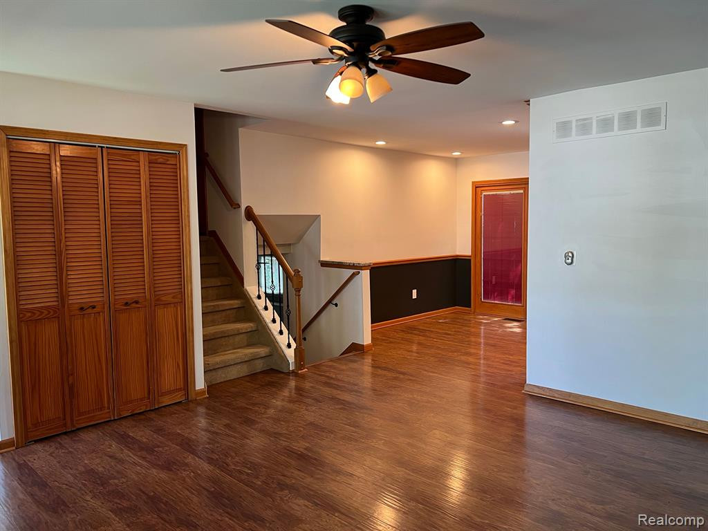 1147 HAMPSHIRE Drive, Canton, MI 48188 — Photo 27