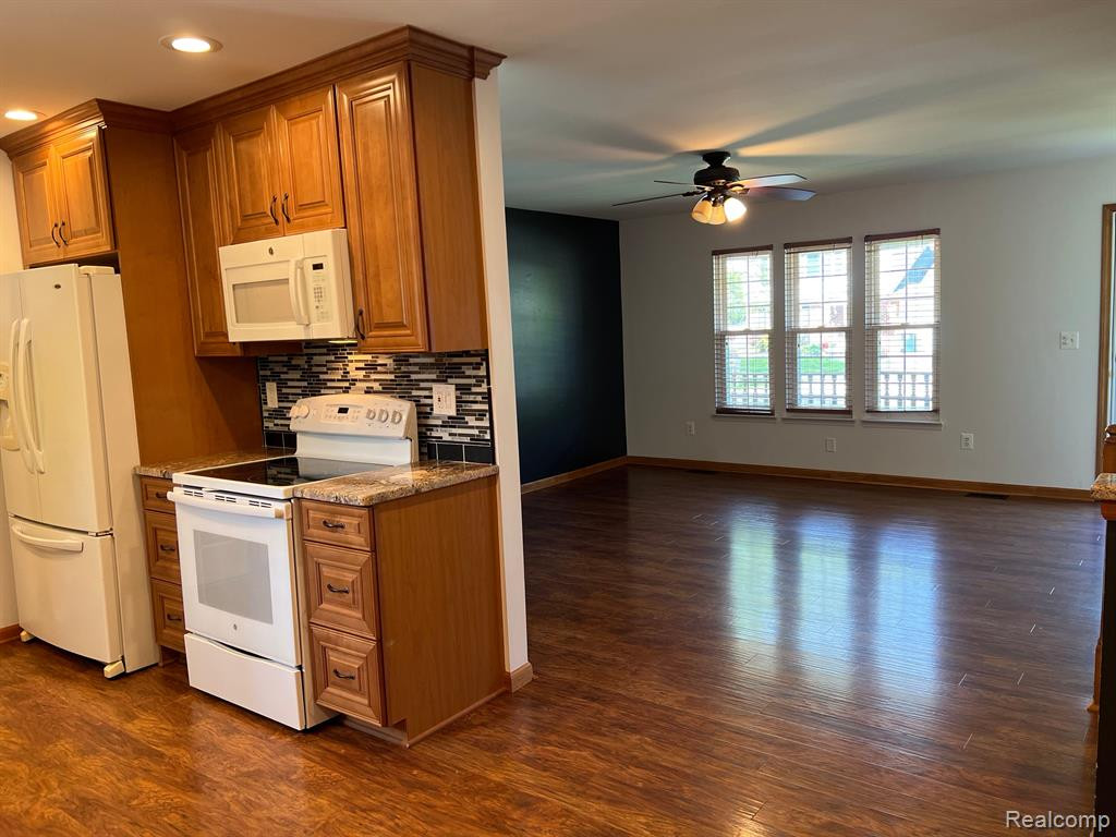 1147 HAMPSHIRE Drive, Canton, MI 48188 — Photo 28