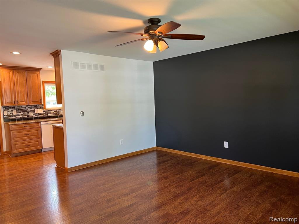 1147 HAMPSHIRE Drive, Canton, MI 48188 — Photo 30