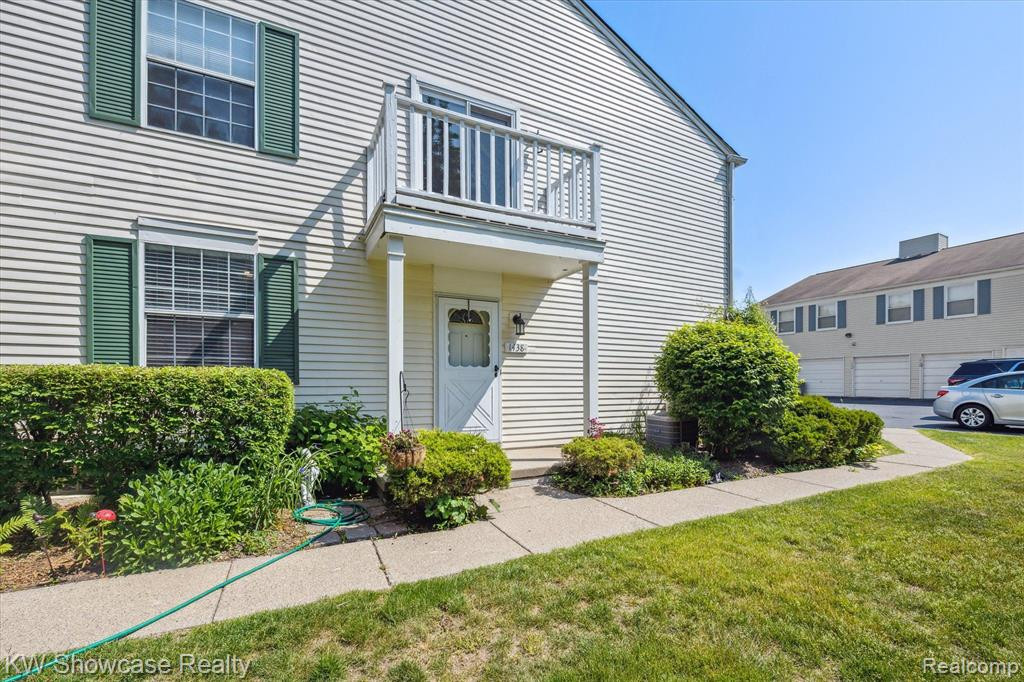 1438 MARINER Drive, Walled Lake, MI 48390 — Photo 3
