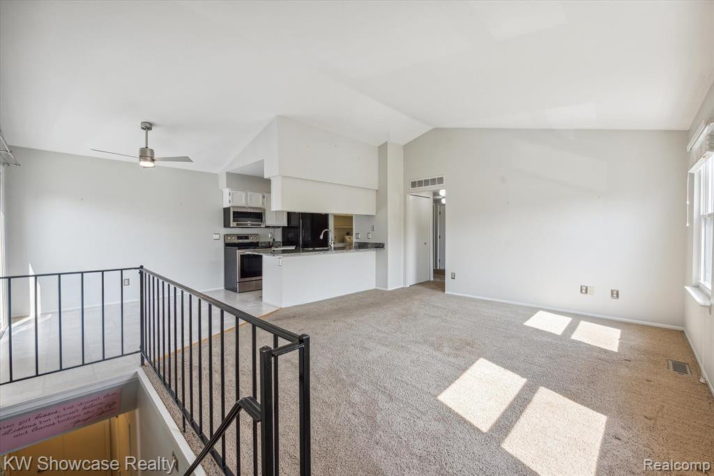 1438 MARINER Drive, Walled Lake, MI 48390 — Photo 5