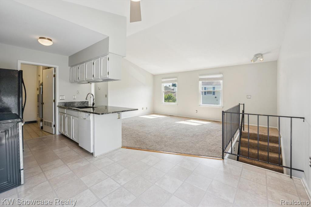1438 MARINER Drive, Walled Lake, MI 48390 — Photo 6