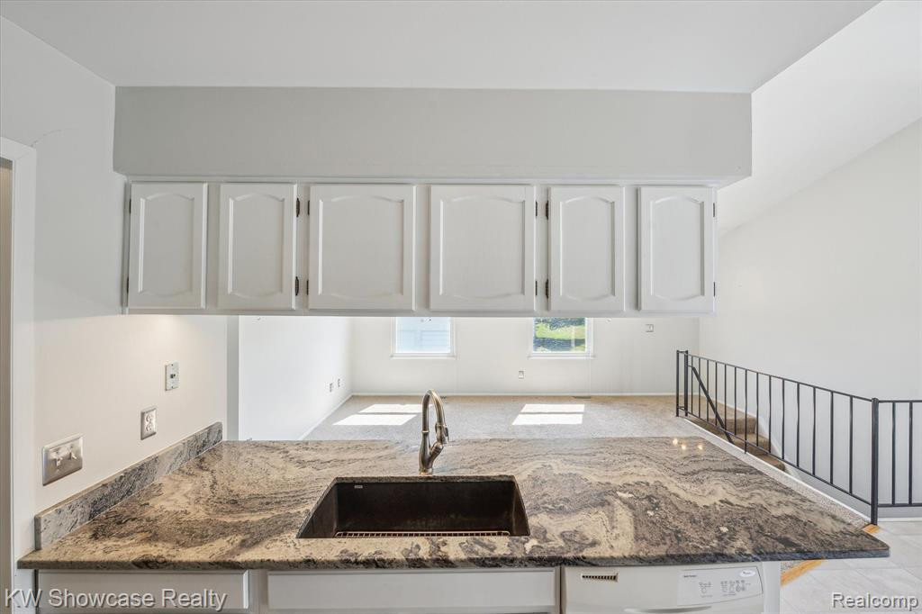 1438 MARINER Drive, Walled Lake, MI 48390 — Photo 10