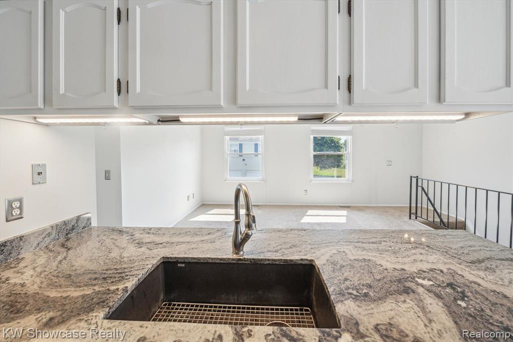 1438 MARINER Drive, Walled Lake, MI 48390 — Photo 11