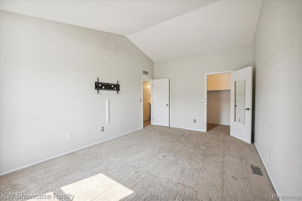 1438 MARINER Drive, Walled Lake, MI 48390 — Photo 15