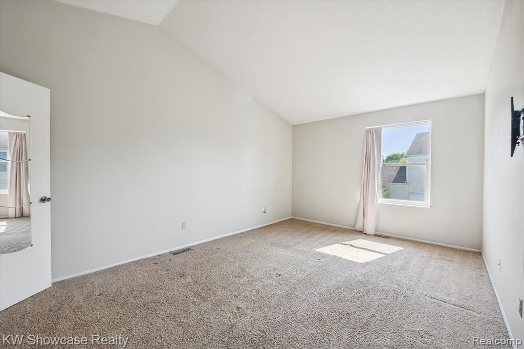 1438 MARINER Drive, Walled Lake, MI 48390 — Photo 16