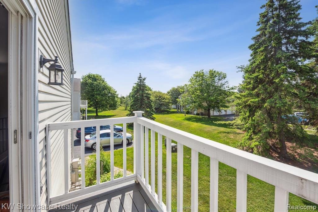 1438 MARINER Drive, Walled Lake, MI 48390 — Photo 22
