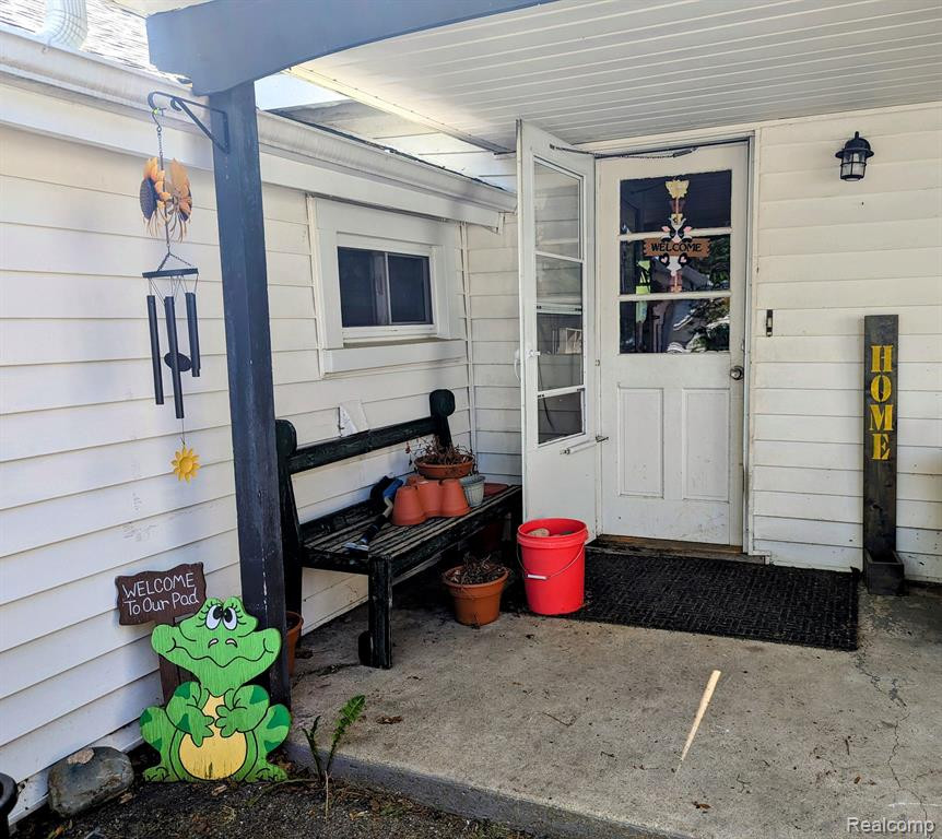 6883 JEFFERSON Road, North Branch, MI 48461 — Photo 2