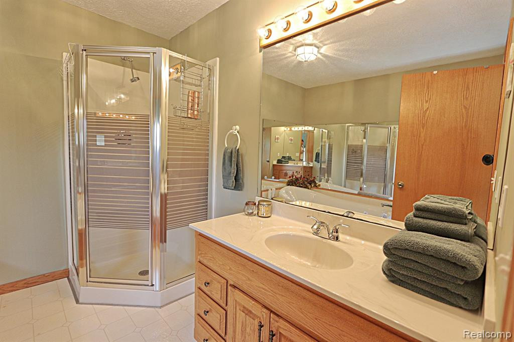 4860 BELL OAK Road, Webberville, MI 48892 — Photo 33