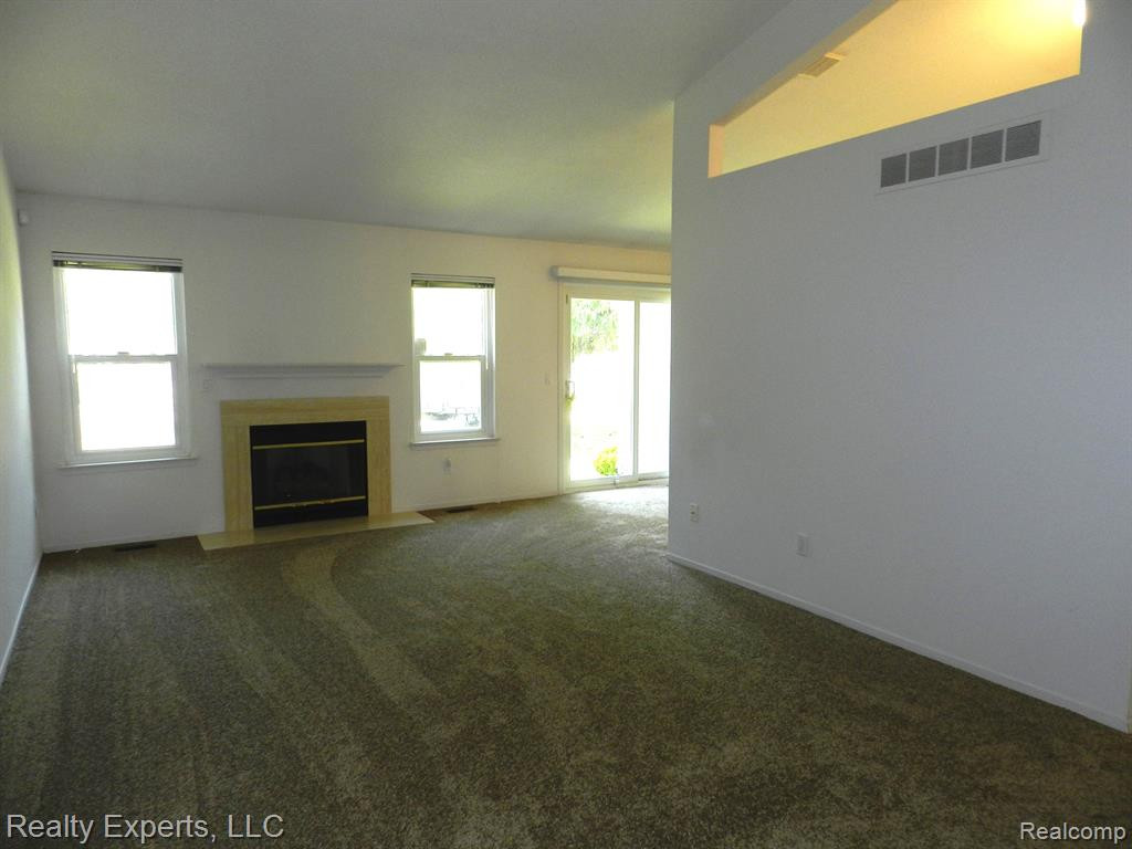 36616 DEERHURST N, Westland, MI — Photo 3
