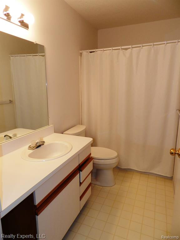 36616 DEERHURST N, Westland, MI — Photo 10