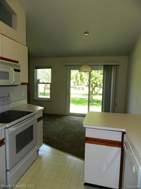 36616 DEERHURST N, Westland, MI — Photo 14