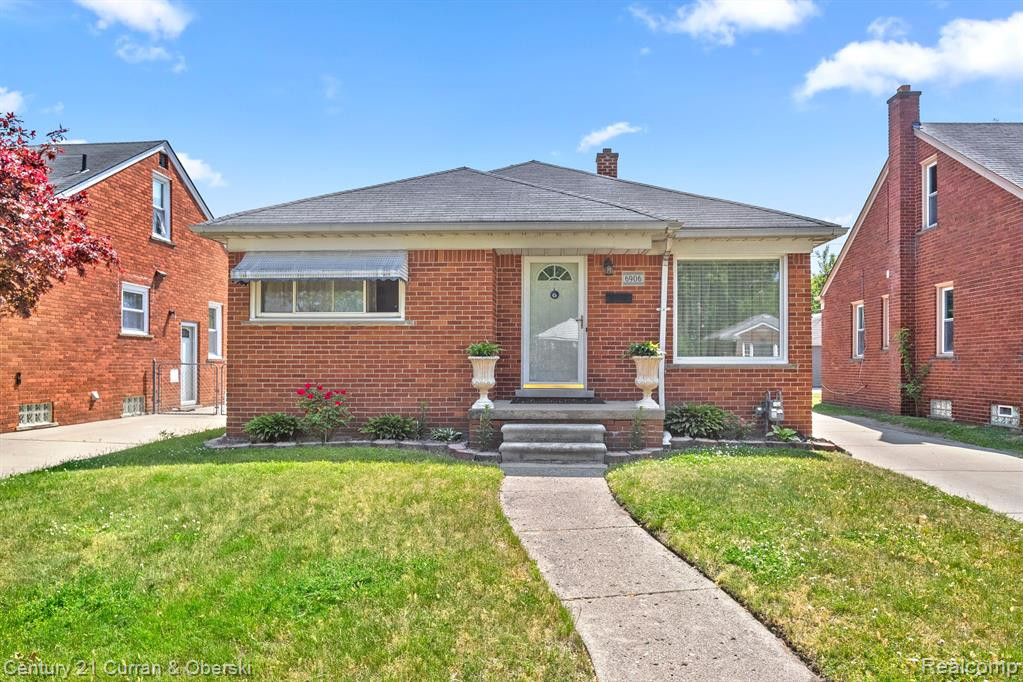 6906 FENTON Street, Dearborn Heights, MI 48127 — Photo 2