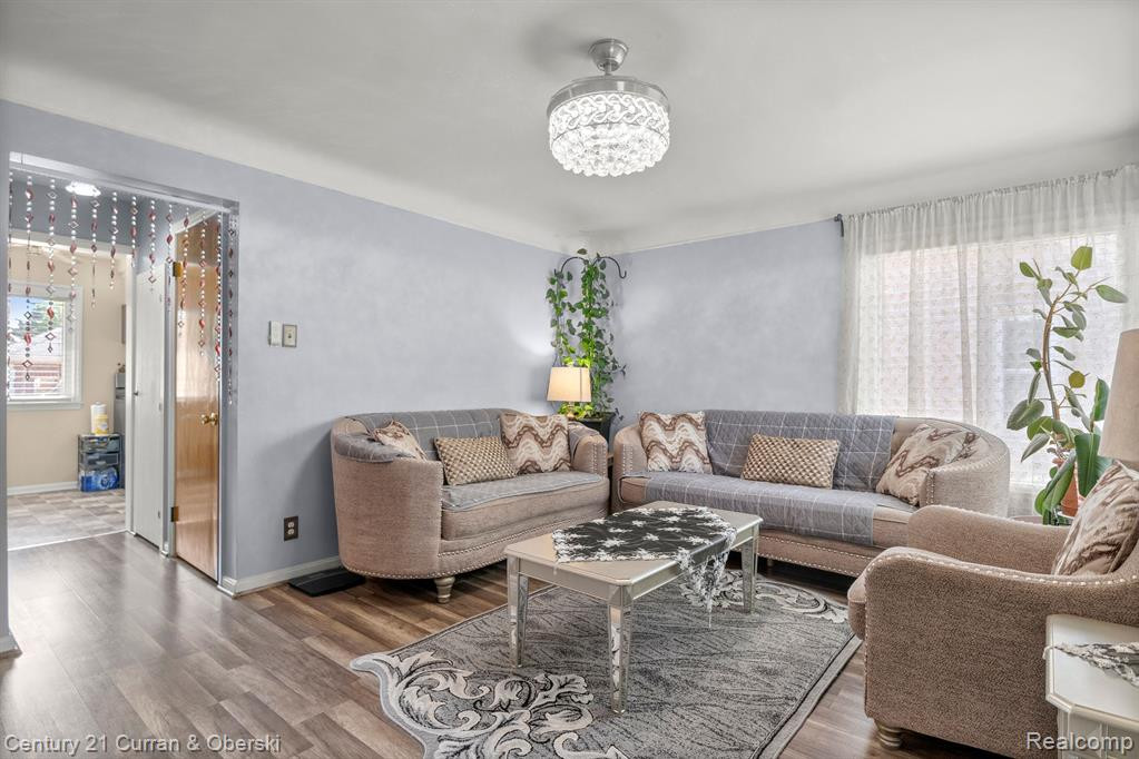 6906 FENTON Street, Dearborn Heights, MI 48127 — Photo 3