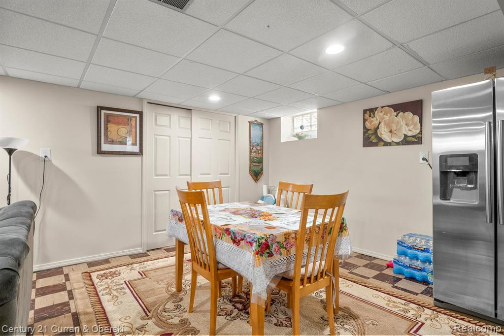 6906 FENTON Street, Dearborn Heights, MI 48127 — Photo 12