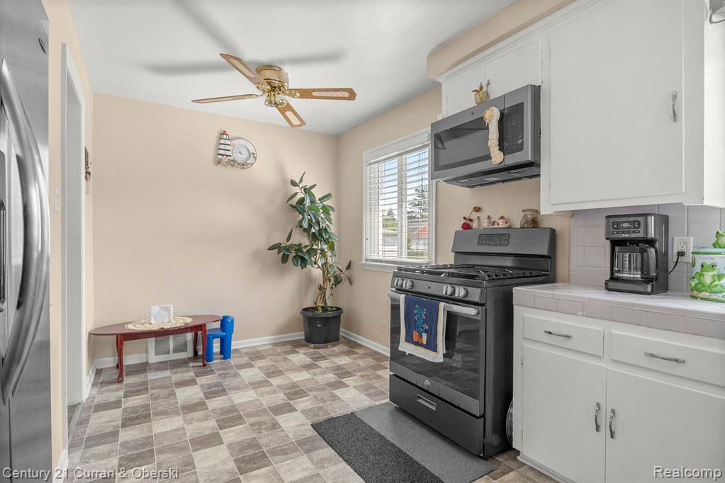 6906 FENTON Street, Dearborn Heights, MI 48127 — Photo 21