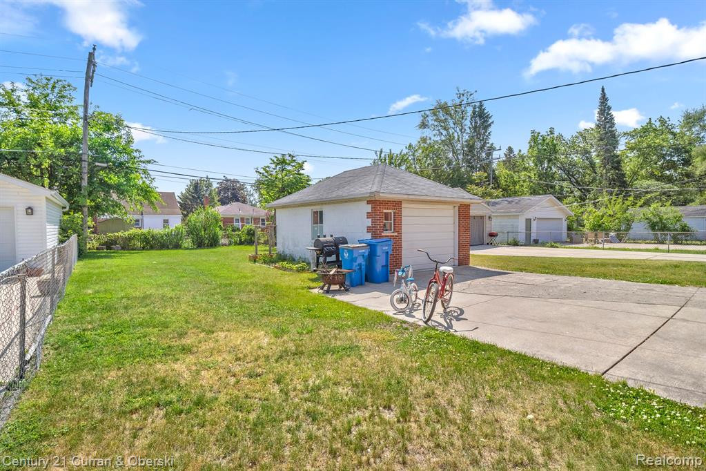 6906 FENTON Street, Dearborn Heights, MI 48127 — Photo 33