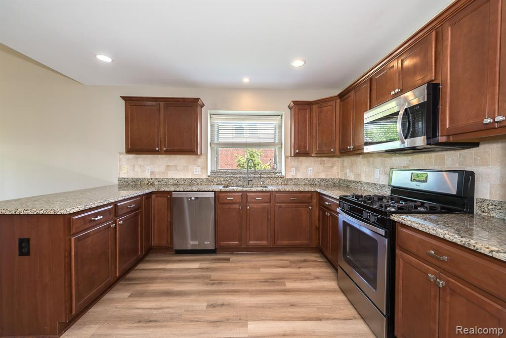 54110 West Court, South Lyon, MI 48178 — Photo 9