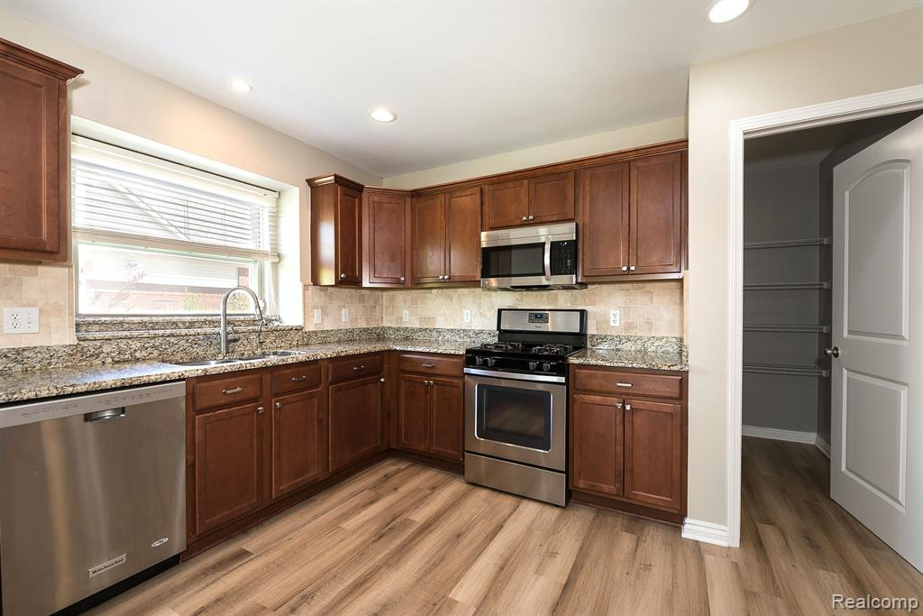 54110 West Court, South Lyon, MI 48178 — Photo 11
