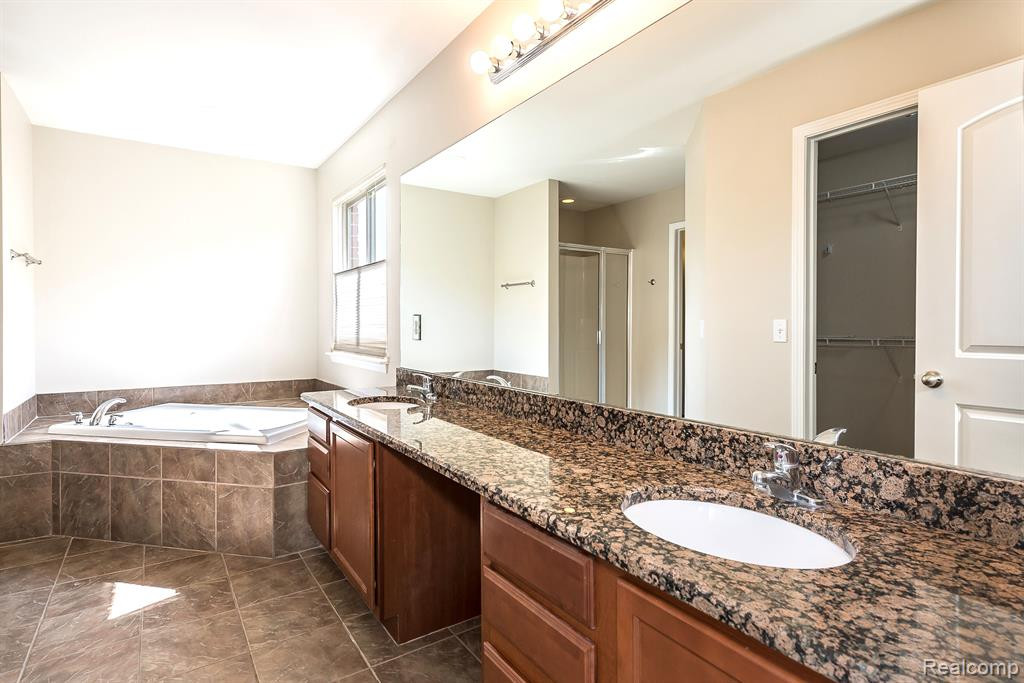 54110 West Court, South Lyon, MI 48178 — Photo 16