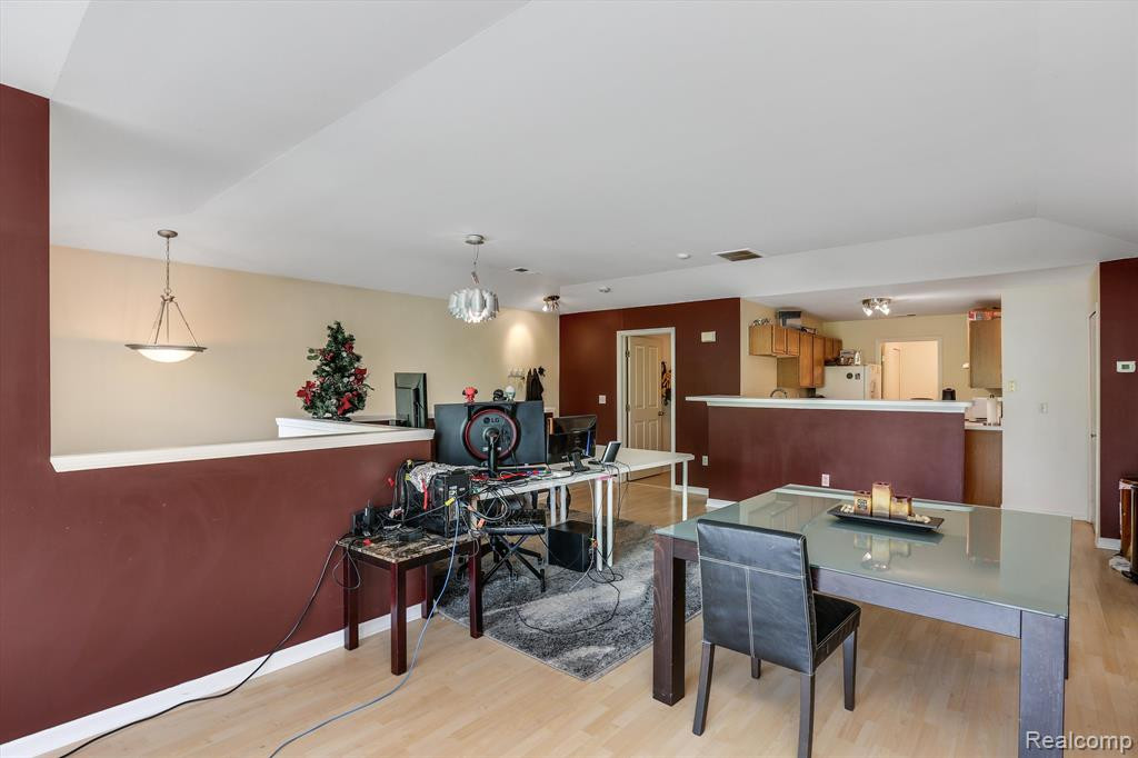 3881 BERKELEY Avenue, Canton, MI 48188 — Photo 9
