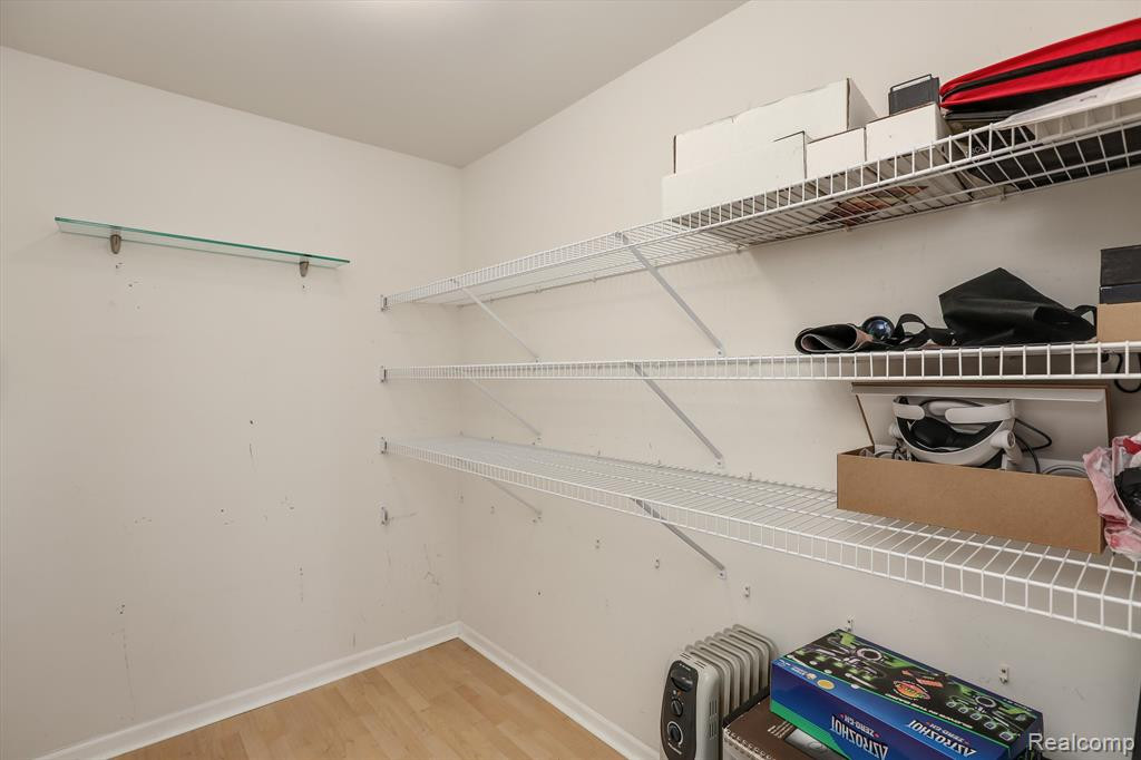 3881 BERKELEY Avenue, Canton, MI 48188 — Photo 19