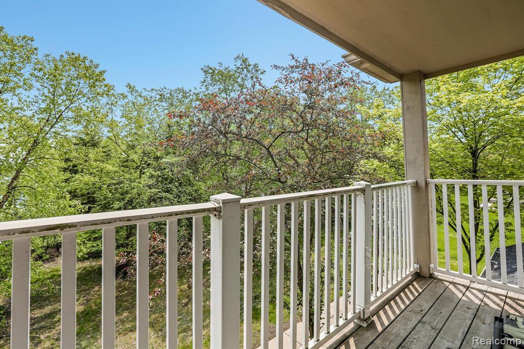 3881 BERKELEY Avenue, Canton, MI 48188 — Photo 20