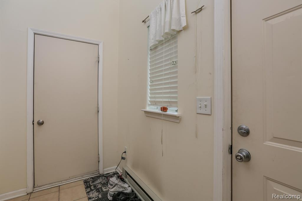 3881 BERKELEY Avenue, Canton, MI 48188 — Photo 21