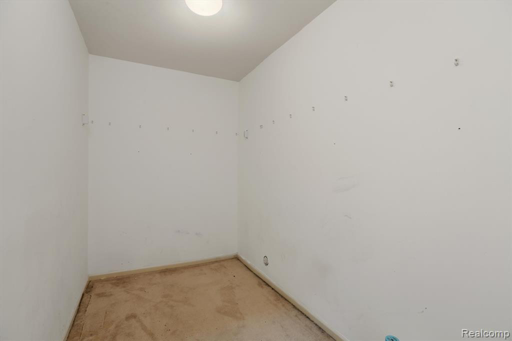 3881 BERKELEY Avenue, Canton, MI 48188 — Photo 22