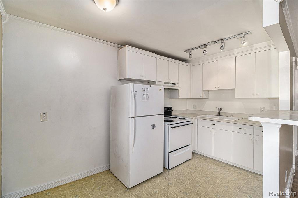 4910 BRIARWOOD Avenue, A2, Royal Oak, MI 48073 — Photo 8