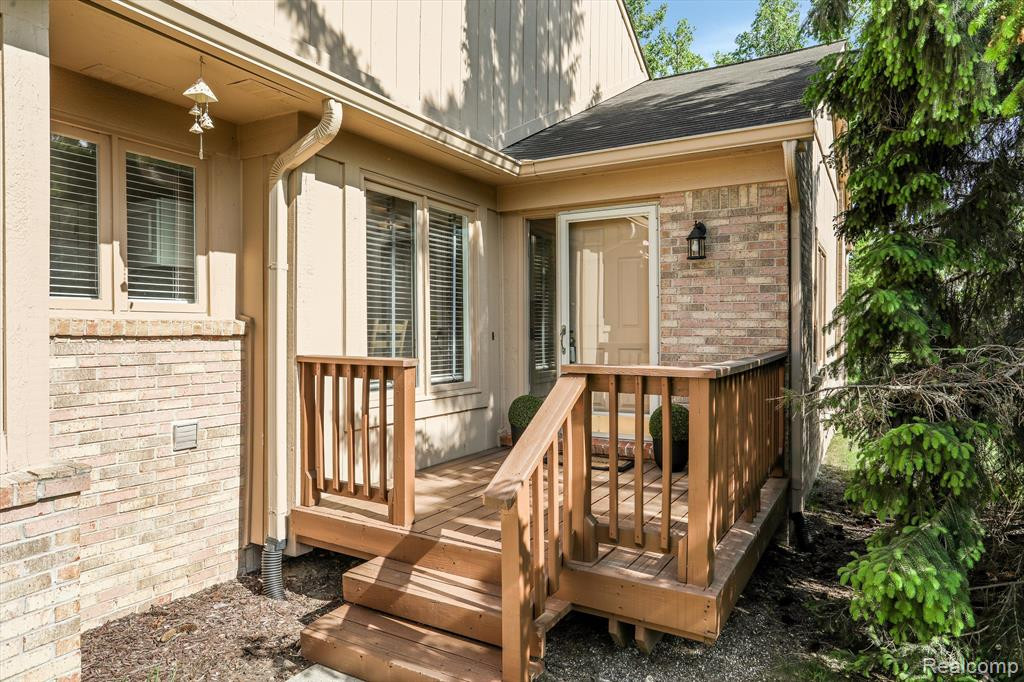 21635 RIVER RIDGE Trail, Farmington Hills, MI 48335 — Photo 2