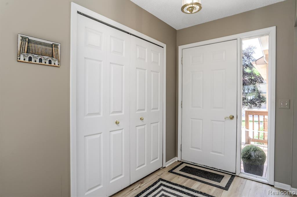 21635 RIVER RIDGE Trail, Farmington Hills, MI 48335 — Photo 6