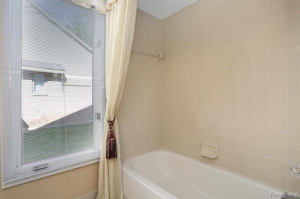 21635 RIVER RIDGE Trail, Farmington Hills, MI 48335 — Photo 24