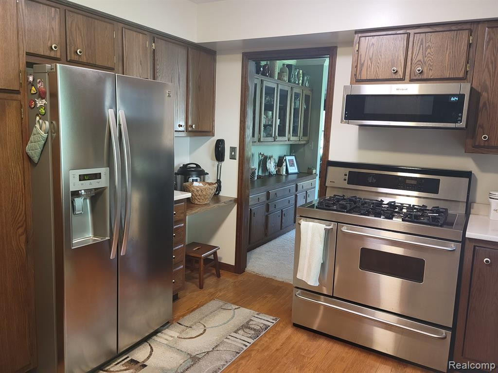 5597 PINE VIEW Drive, Ypsilanti, MI 48197 — Photo 14