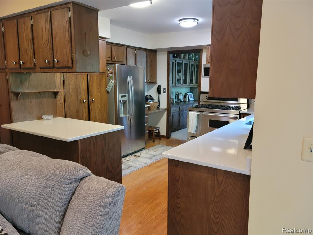 5597 PINE VIEW Drive, Ypsilanti, MI 48197 — Photo 15