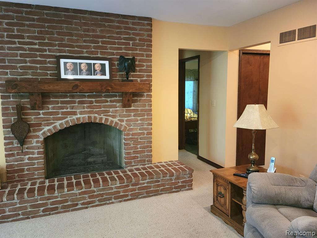 5597 PINE VIEW Drive, Ypsilanti, MI 48197 — Photo 18
