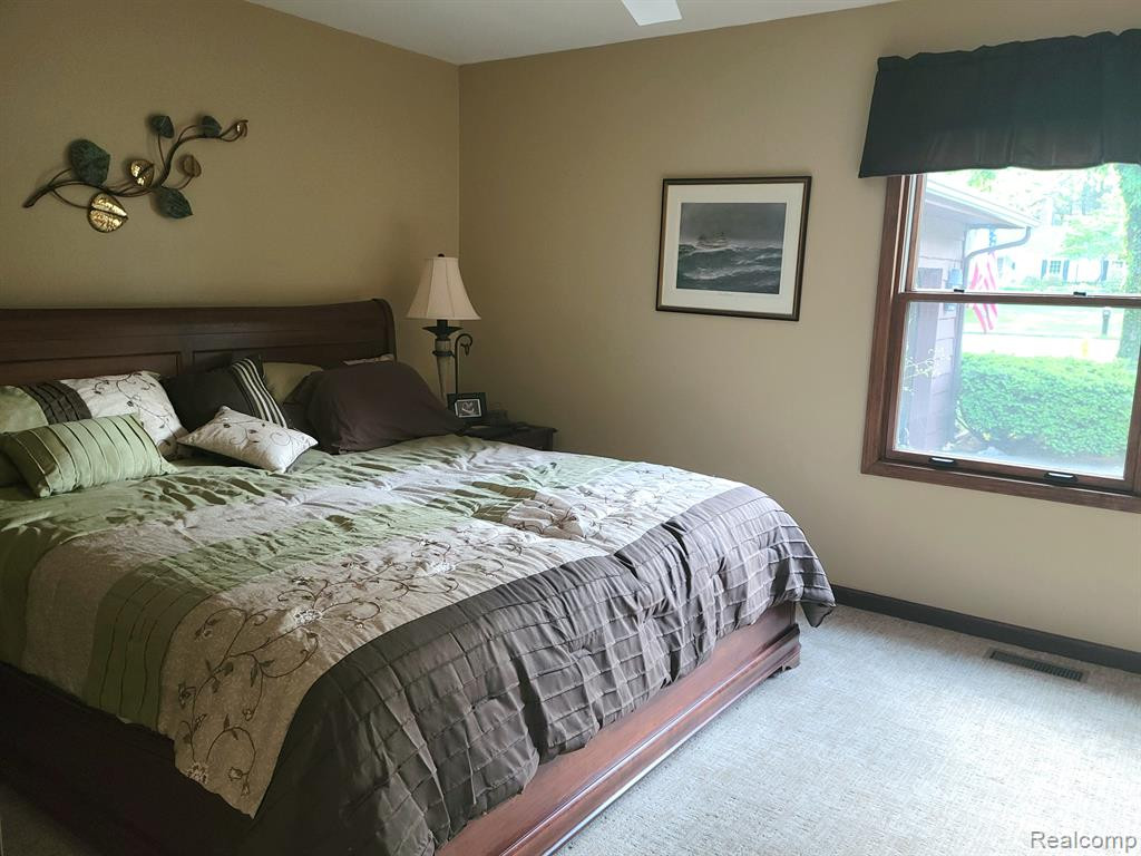 5597 PINE VIEW Drive, Ypsilanti, MI 48197 — Photo 20