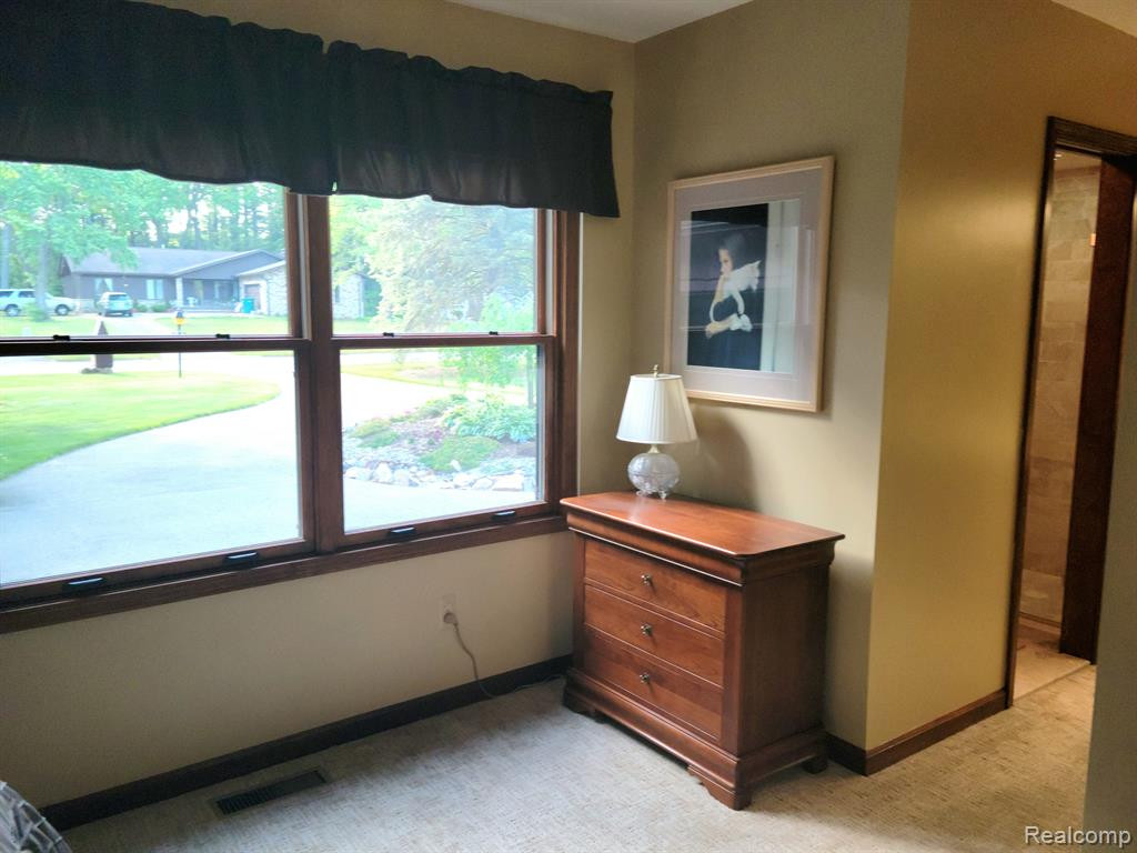 5597 PINE VIEW Drive, Ypsilanti, MI 48197 — Photo 21